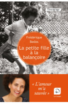 La petite fille à la balançoire